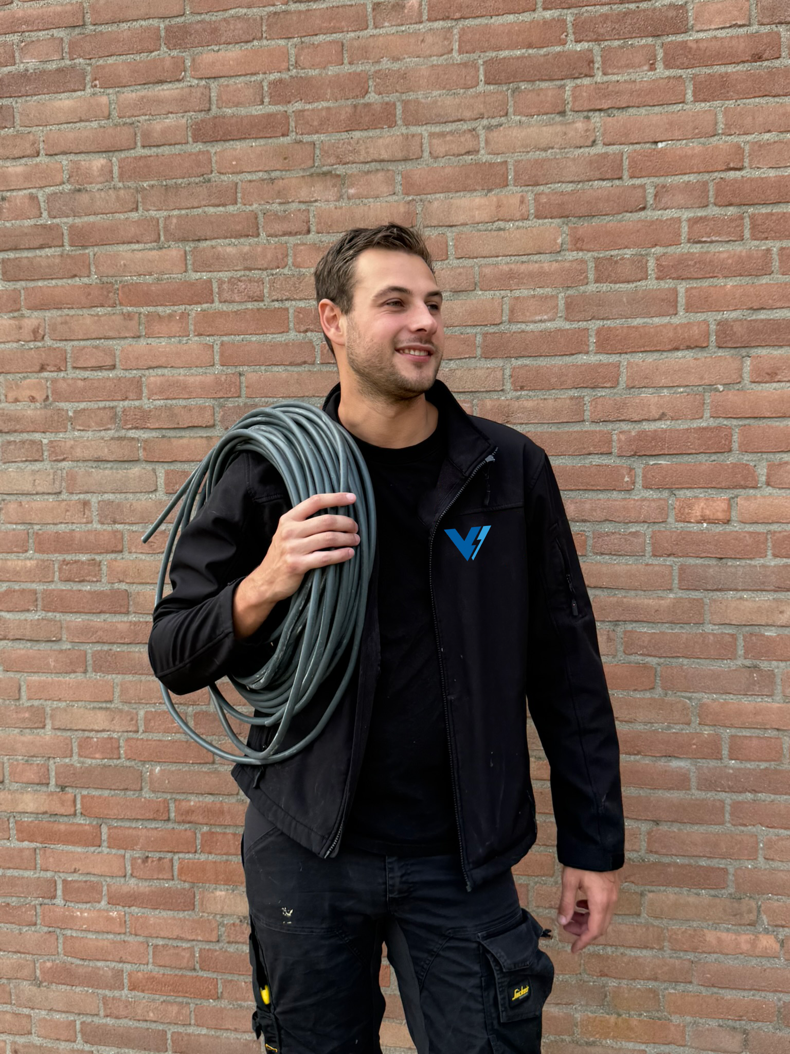 Van ’t Veen Elektrotechniek – Max aan het werk